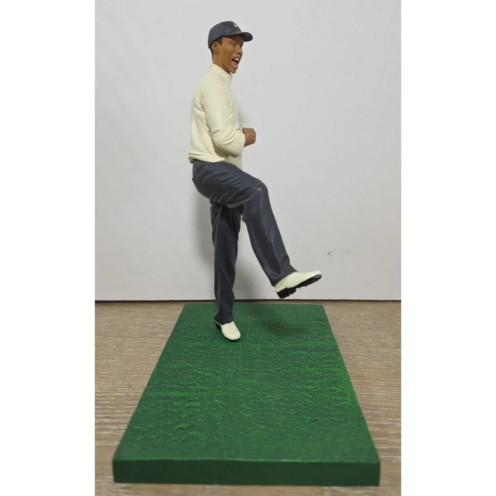 2008 Upper Deck Pro Shots‎ Series 1 Tiger Woods White Shirt Action Figure 8”
